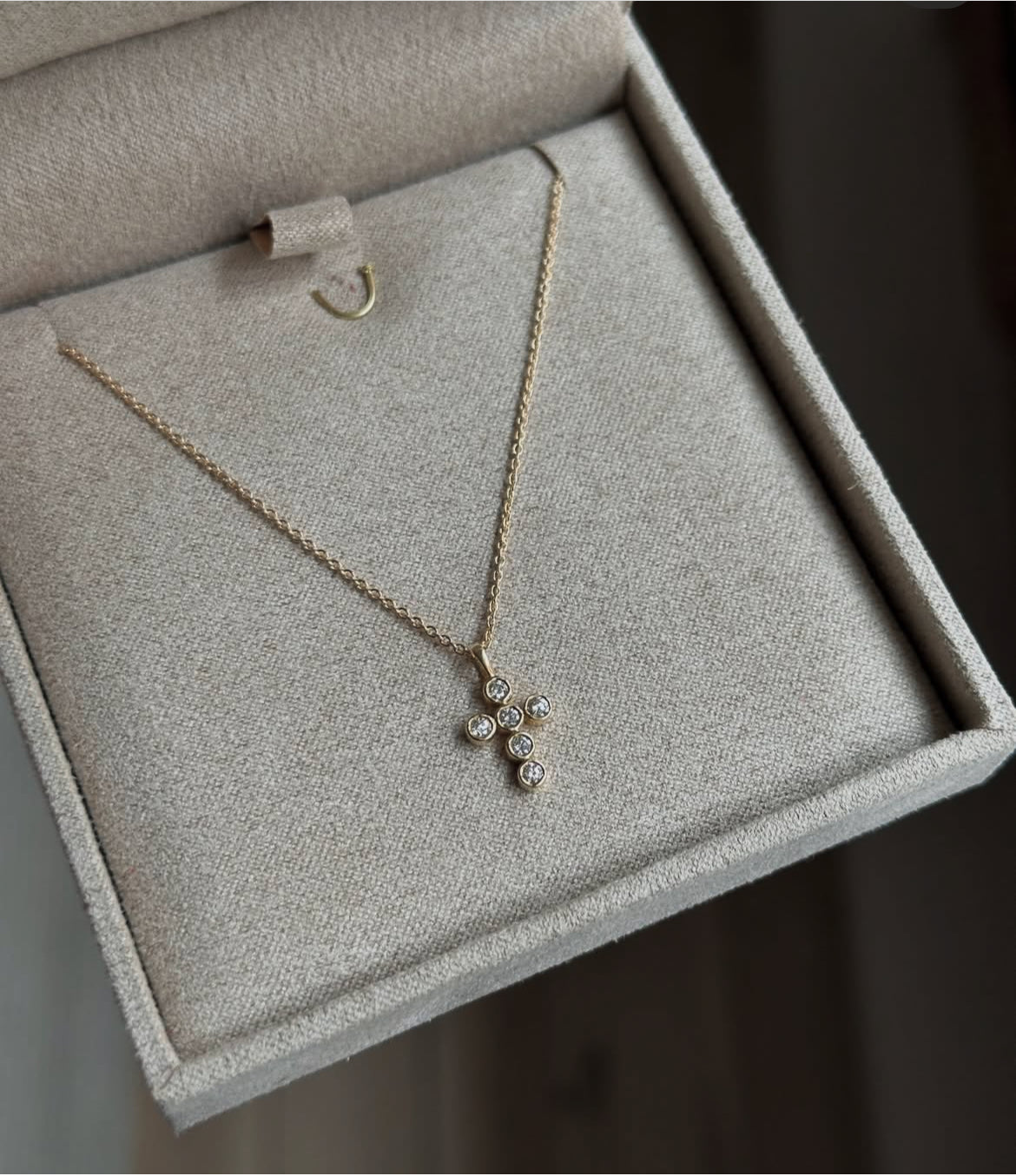 Diamond Bezel Cross without Chain