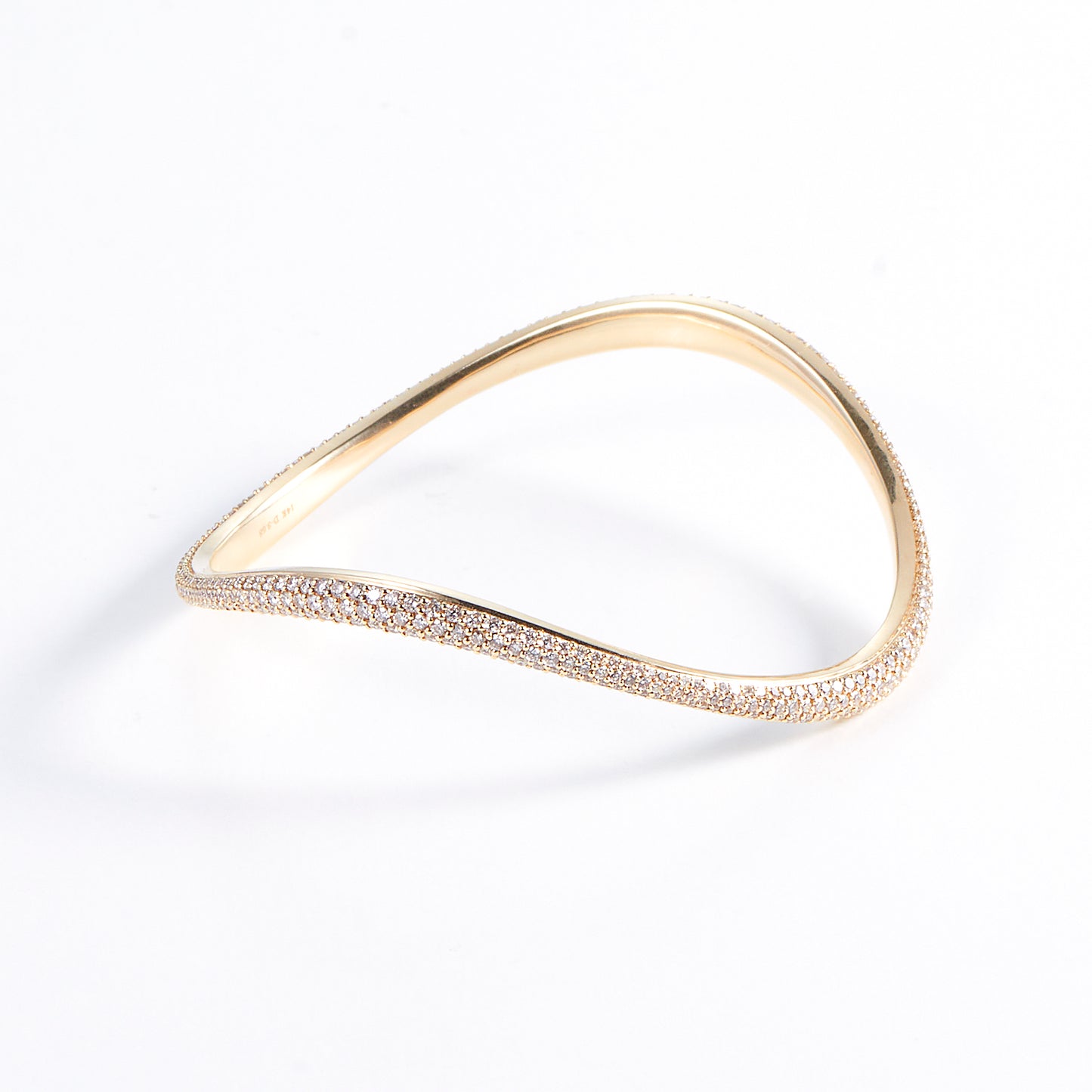 GRDUATING DIAMOND BANGLE