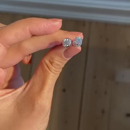 SOLITAIRE STUDS WITH 1 CRT DIAMOND