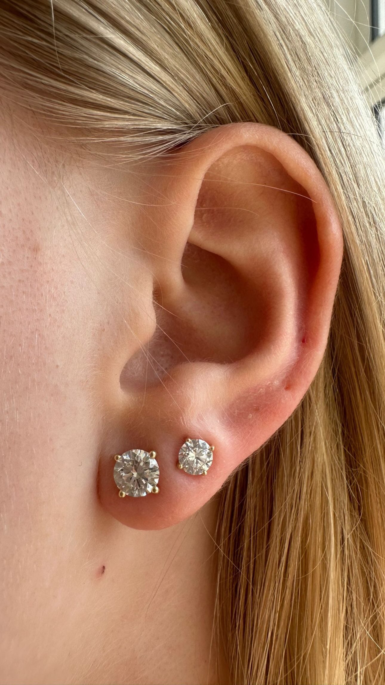 LAB DIAMOND STUDS